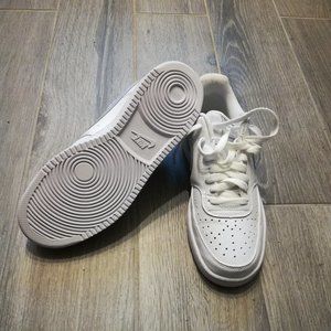 Women's Nike Court Vision Lo - Size 8.5